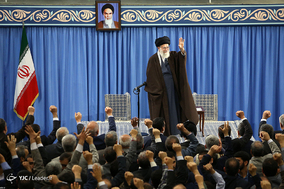 دیدار وزیر و جمعی از کارکنان وزارت اطلاعات با رهبر معظم انقلاب اسلامی