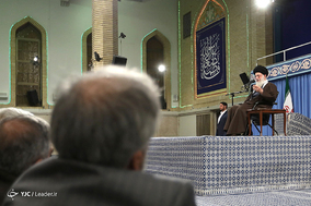 دیدار وزیر و جمعی از کارکنان وزارت اطلاعات با رهبر معظم انقلاب اسلامی