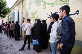 جشن امضای کتاب شعر پرواز ۶۹ اثر شایان مصلح