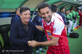 دیدار تیم های فوتبال ذوب آهن اصفهان و پرسپولیس