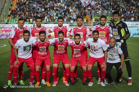 دیدار تیم های فوتبال ذوب آهن اصفهان و پرسپولیس