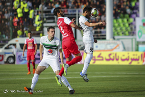 دیدار تیم های فوتبال ذوب آهن اصفهان و پرسپولیس