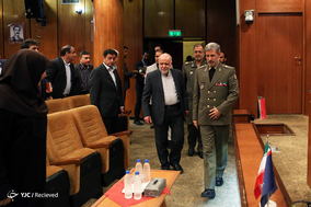 امضای تفاهم نامه قرارداد احداث خط انتقال گاز ایرانشهر به چابهار ما بین وزیر دفاع و پشتیبانی نیروهای مسلح و وزیر نفت
