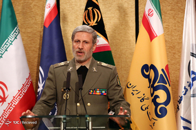 امضای تفاهم نامه قرارداد احداث خط انتقال گاز ایرانشهر به چابهار ما بین وزیر دفاع و پشتیبانی نیروهای مسلح و وزیر نفت