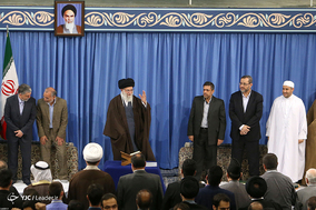 دیدار شرکت‌کنندگان در سی‌وپنجمین دوره مسابقات بین‌المللی قرآن با رهبر معظم انقلاب