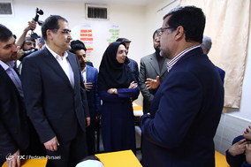 بازدید وزیر بهداشت از مرکز آموزشی پرتو ویژه کودکان کار