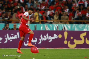 دیدار تیم های فوتبال پرسپولیس و سپید رود