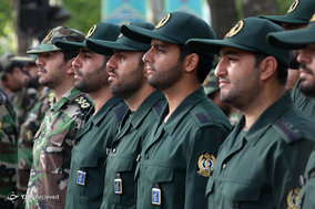 مراسم اعطای درجه توسط وزیر دفاع در صبحگاه وزارت دفاع
