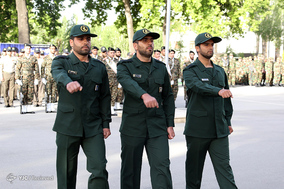 مراسم اعطای درجه توسط وزیر دفاع در صبحگاه وزارت دفاع