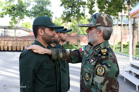 مراسم اعطای درجه توسط وزیر دفاع در صبحگاه وزارت دفاع