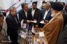 بازدید رهبر انقلاب اسلامی از نمایشگاه کالای ایرانی