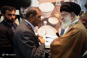 بازدید رهبر انقلاب اسلامی از نمایشگاه کالای ایرانی