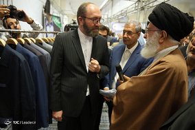 بازدید رهبر انقلاب اسلامی از نمایشگاه کالای ایرانی