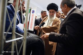 بازدید رهبر انقلاب اسلامی از نمایشگاه کالای ایرانی