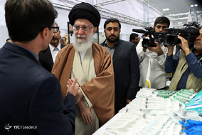 بازدید رهبر انقلاب اسلامی از نمایشگاه کالای ایرانی