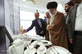 بازدید رهبر انقلاب اسلامی از نمایشگاه کالای ایرانی