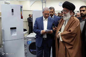 بازدید رهبر انقلاب اسلامی از نمایشگاه کالای ایرانی