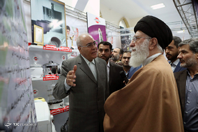 بازدید رهبر انقلاب اسلامی از نمایشگاه کالای ایرانی