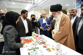 بازدید رهبر انقلاب اسلامی از نمایشگاه کالای ایرانی