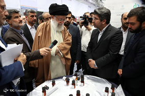 بازدید رهبر انقلاب اسلامی از نمایشگاه کالای ایرانی