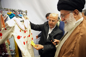 بازدید رهبر انقلاب اسلامی از نمایشگاه کالای ایرانی