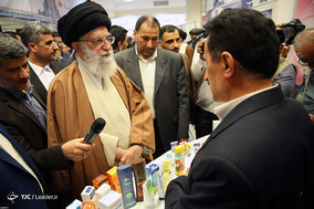 بازدید رهبر انقلاب اسلامی از نمایشگاه کالای ایرانی