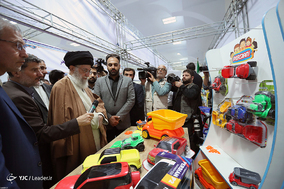 بازدید رهبر انقلاب اسلامی از نمایشگاه کالای ایرانی