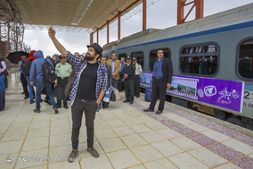 ورود نخستین قطار گردشگری غرب کشور به همدان