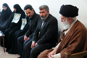 دیدار مقام معظم رهبری با خانواده شهدای ناجا