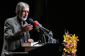 آئیین رونمایی از کتاب سرباز کوچک امام