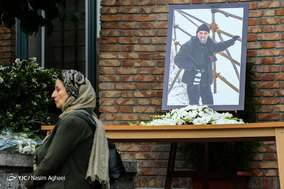 آیین ادای احترام عکاسان به مرحوم عباس عطار