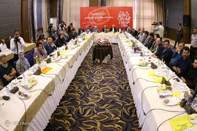 نشست رئیس رسانه ملی با هنرمندان عرصه پویا نمایی