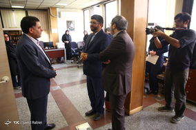 حضور رئیس جمعیت هلال احمر در باشگاه خبرنگاران جوان