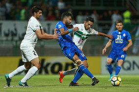 دیدار تیم های فوتبال ذوب آهن اصفهان و استقلال تهران-2