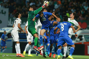 دیدار تیم های فوتبال ذوب آهن اصفهان و استقلال تهران-2