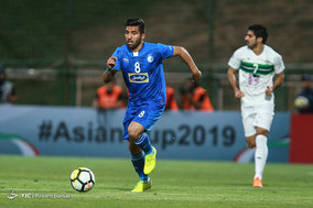 دیدار تیم های فوتبال ذوب آهن اصفهان و استقلال تهران-2