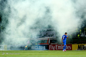 دیدار تیم های فوتبال ذوب آهن اصفهان و استقلال تهران-2