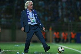 دیدار تیم های فوتبال ذوب آهن اصفهان و استقلال تهران-2