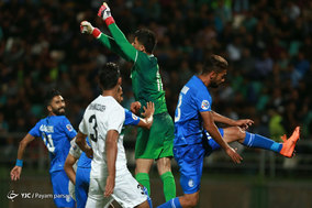 دیدار تیم های فوتبال ذوب آهن اصفهان و استقلال تهران-2