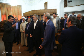 دیدار جمعی از مدیران آموزش و پرورش با رئیس مجلس شورای اسلامی