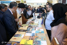 بازدید رهبر انقلاب از سی و‌‌ یکمین نمایشگاه بین‌المللی کتاب تهران