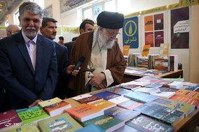 بازدید رهبر انقلاب از سی و‌‌ یکمین نمایشگاه بین‌المللی کتاب تهران