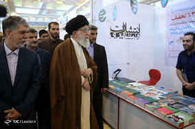 بازدید رهبر انقلاب از سی و‌‌ یکمین نمایشگاه بین‌المللی کتاب تهران