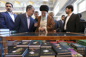 بازدید رهبر انقلاب از سی و‌‌ یکمین نمایشگاه بین‌المللی کتاب تهران