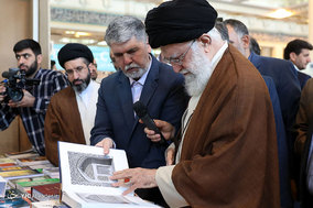بازدید رهبر انقلاب از سی و‌‌ یکمین نمایشگاه بین‌المللی کتاب تهران