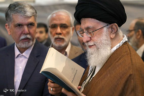 بازدید رهبر انقلاب از سی و‌‌ یکمین نمایشگاه بین‌المللی کتاب تهران