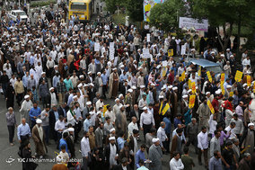 راهپیمایی ضداستکباری مردم قم پس از اقامه نماز جمعه