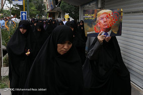 راهپیمایی ضداستکباری مردم قم پس از اقامه نماز جمعه