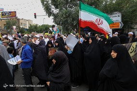 راهپیمایی ضداستکباری مردم قم پس از اقامه نماز جمعه