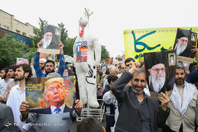 راهپیمایی ضداستکباری مردم قم پس از اقامه نماز جمعه